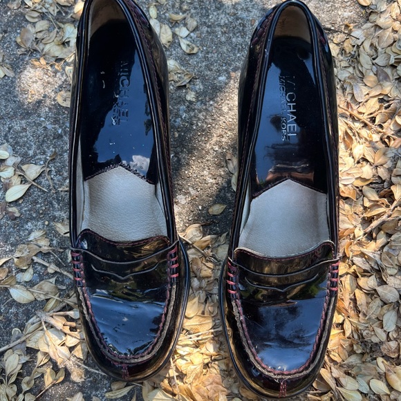 Michael Kors patent leather loafers block heels - Picture 7 of 9